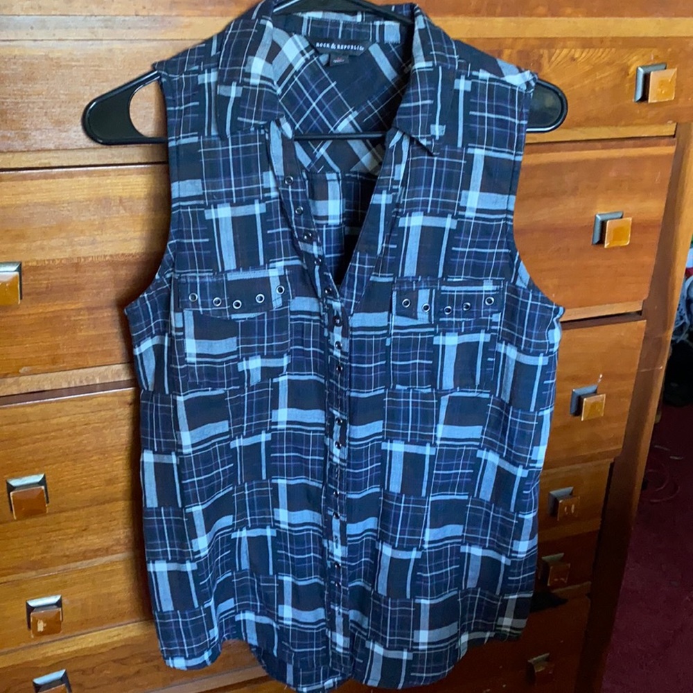 Rock & Republic Medium Button Down Blouse